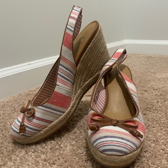 GH Bass and CO Sling Back Wedge - Picture 2 of 7